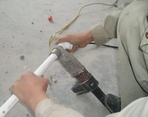 阿勒泰地漏水维修电话